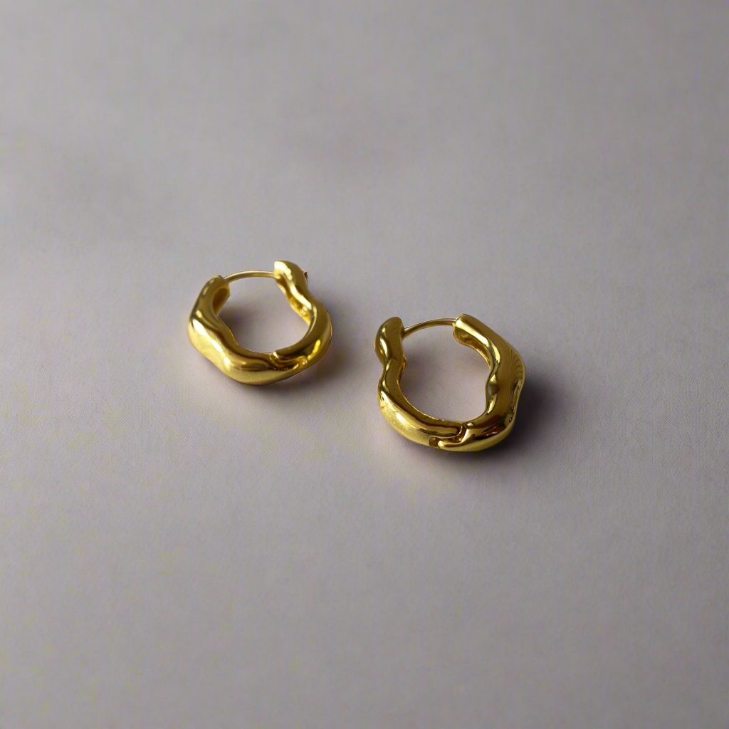CONTEMPORARY HOOP EARRING