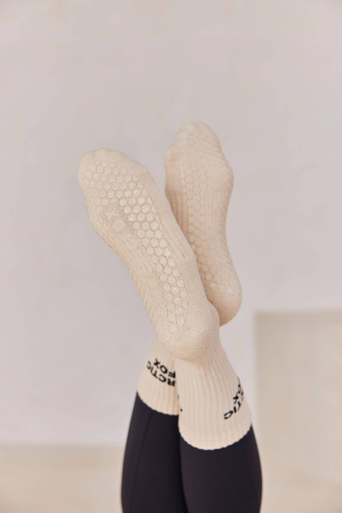 BAMBOO PILATE GRIP SOCKS