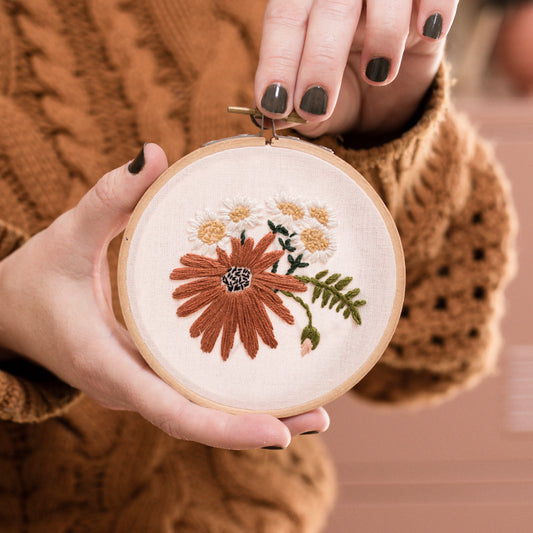 Retro Daisies Modern Embroidery Kit